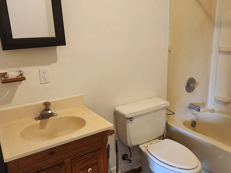 406 E Moler Ave #1 — Photo 10