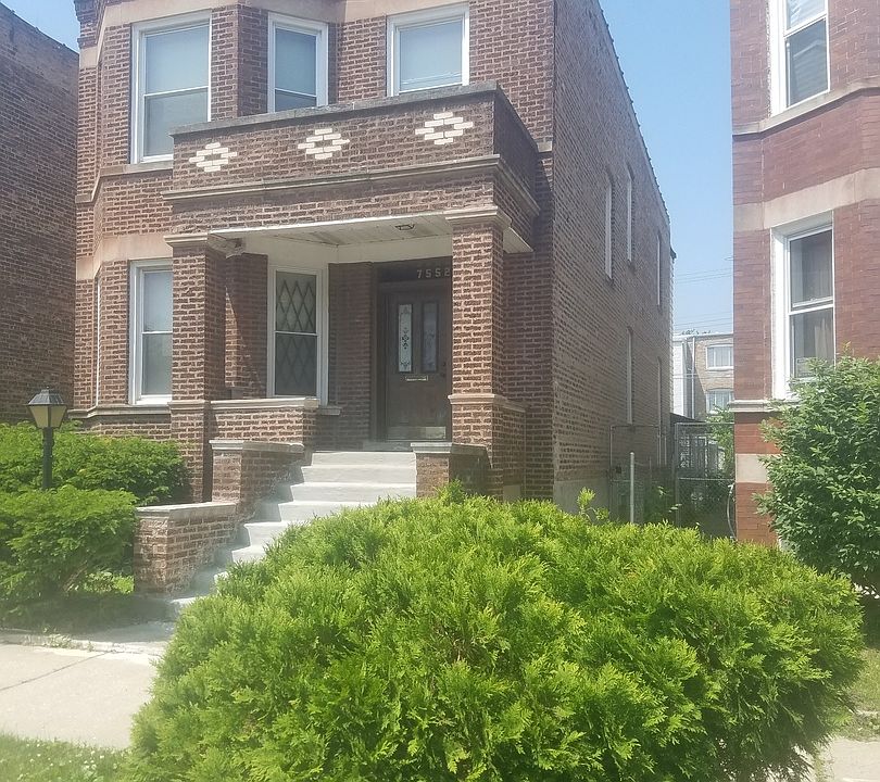 2nd image of 7552 S Langley Ave