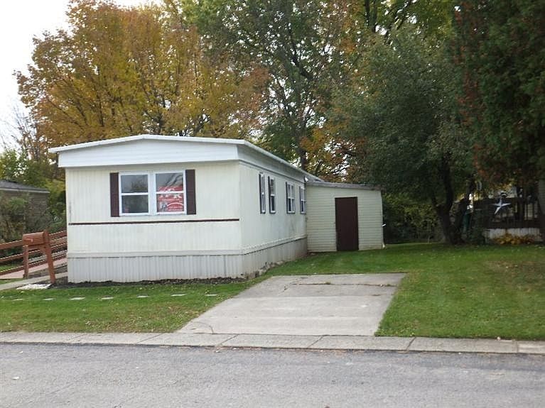 2nd image of 10516 Valette Cir N