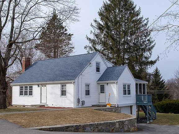 2nd image of 3 Cortland Dr