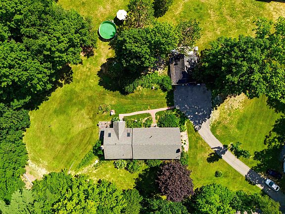 3rd image of 89 Prescott Road