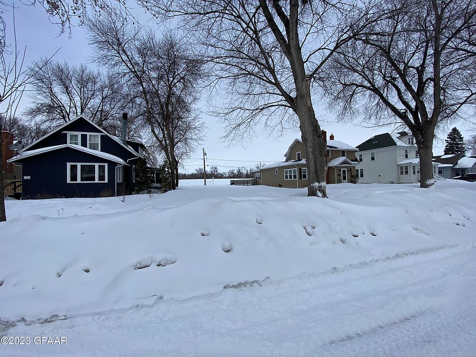 122 Conklin Ave, Grand Forks, ND 58203 Zillow