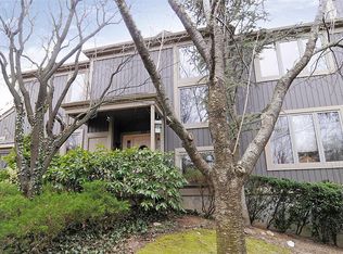 352 Ramapo Ln, Mahwah, NJ 07430