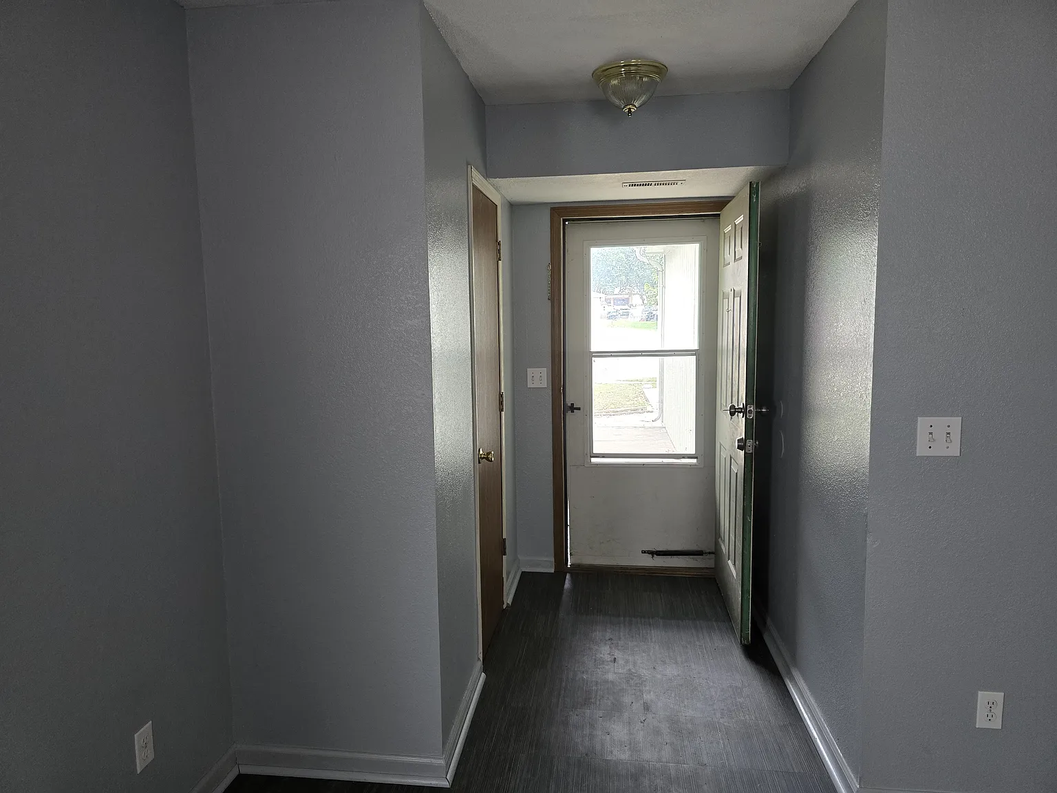 3 bed, 2.5 bath, 1364 sqft, $1,750 — Photo 2