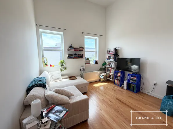 275 Harman Street image 1 of 12