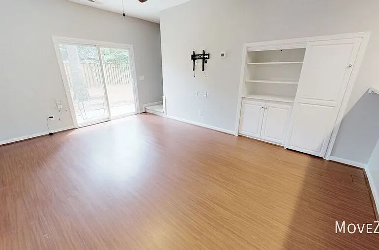 955 Downey Branch Ln — Photo 18