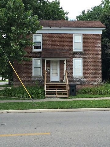 2nd image of 1000 Main St