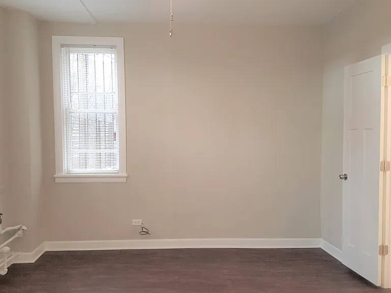 432 W Belmont — Photo 10