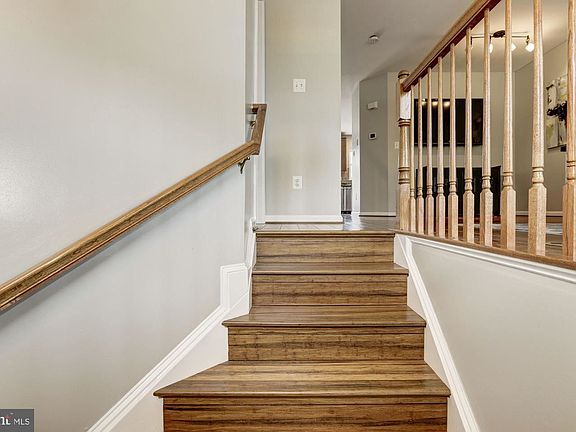 3rd image of 6338 Cullen Pl