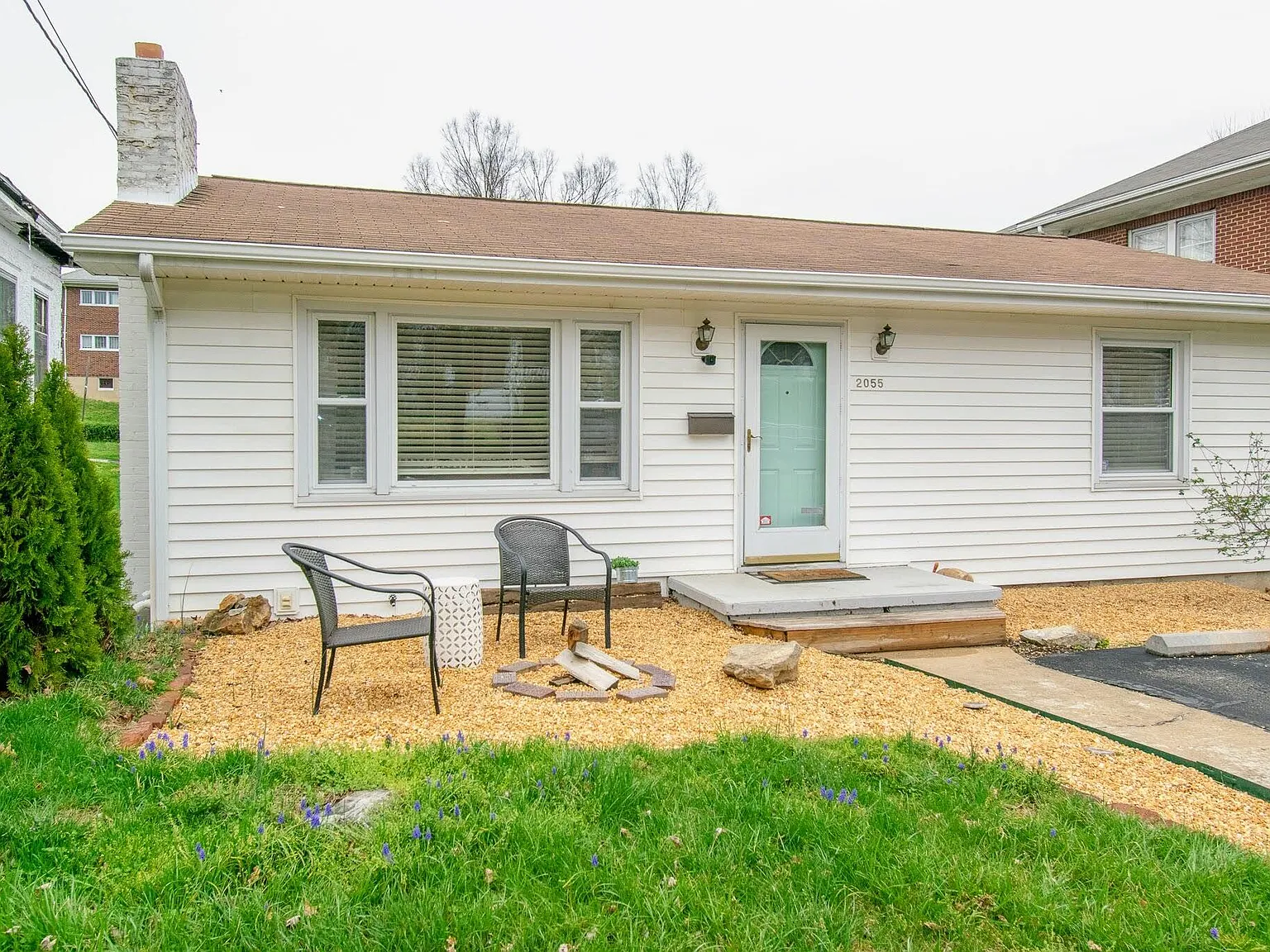2 bed, 1.0 bath, 1728 sqft, $1,975 — Photo 3