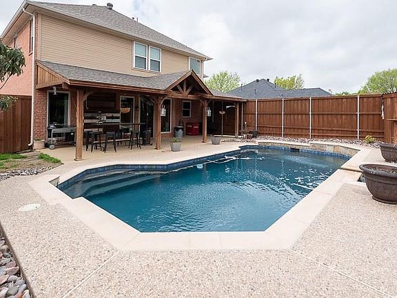 3rd image of 927 Heatherwood Dr