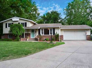 819 E Park Lane Ct, Derby, KS 67037