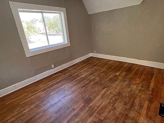 5th image of 1025 N Greenwood St #2