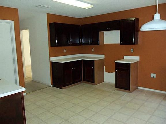 2nd image of 8720 Hunters Creek Dr