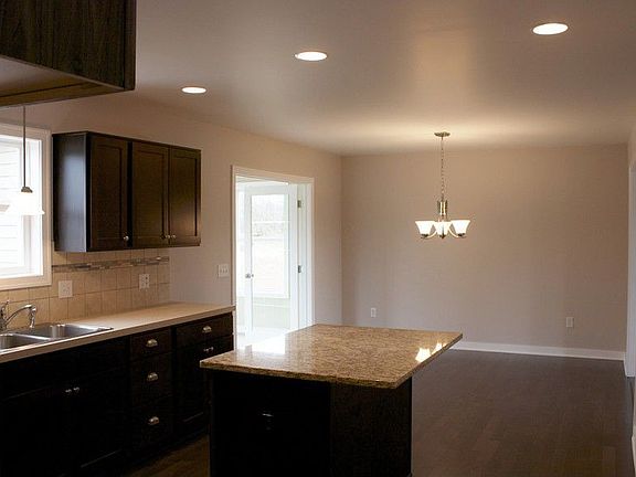 5th image of 8568 Pebble Dr NE