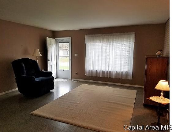 4th image of 1576 Meadow Dr
