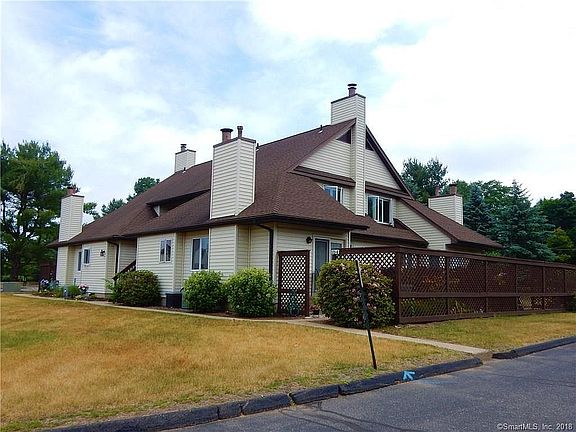 2nd image of 21 Arthur Dr #5
