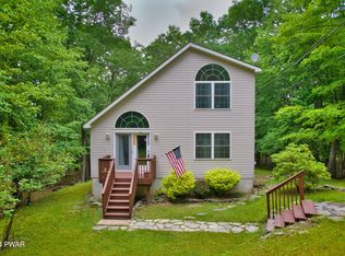 105 Spring Ct, Milford, PA 18337