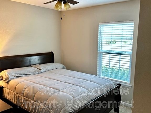 4th image of 242 Bluejack Ln