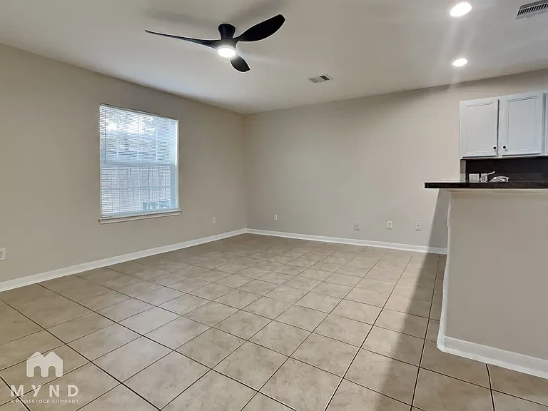 6128 Sidney St #B — Photo 5