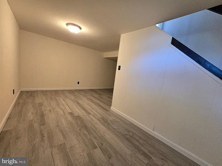 11 Glenwood Dr — Photo 42