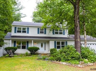 29 Castleberry Dr, Gansevoort, NY 12831