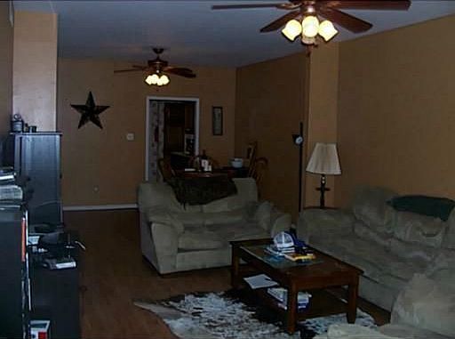 3rd image of 400 Nagle St