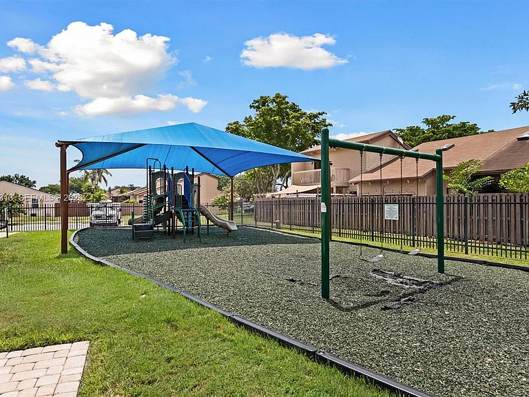 2025 SW 82nd Ave #1 — Photo 45