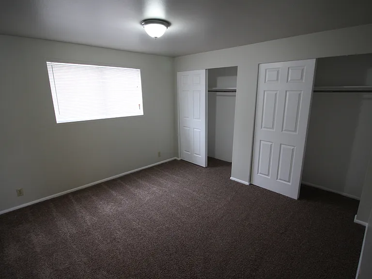 Apartments at 175 Main Street in Farmington — Photo 26