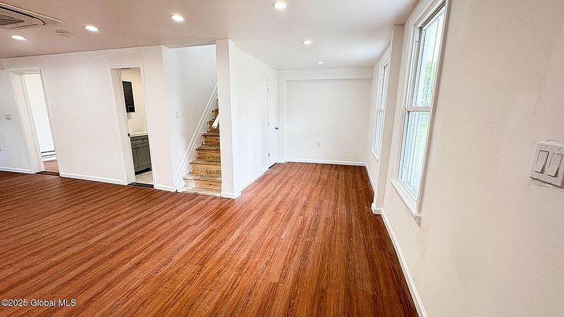 5th image of 27 Major Dickinson Avenue