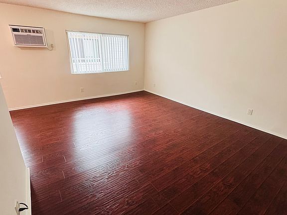 5th image of 712 N Isabel St APT 8