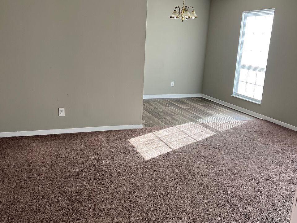 1st image of 906 N Franklin St #208