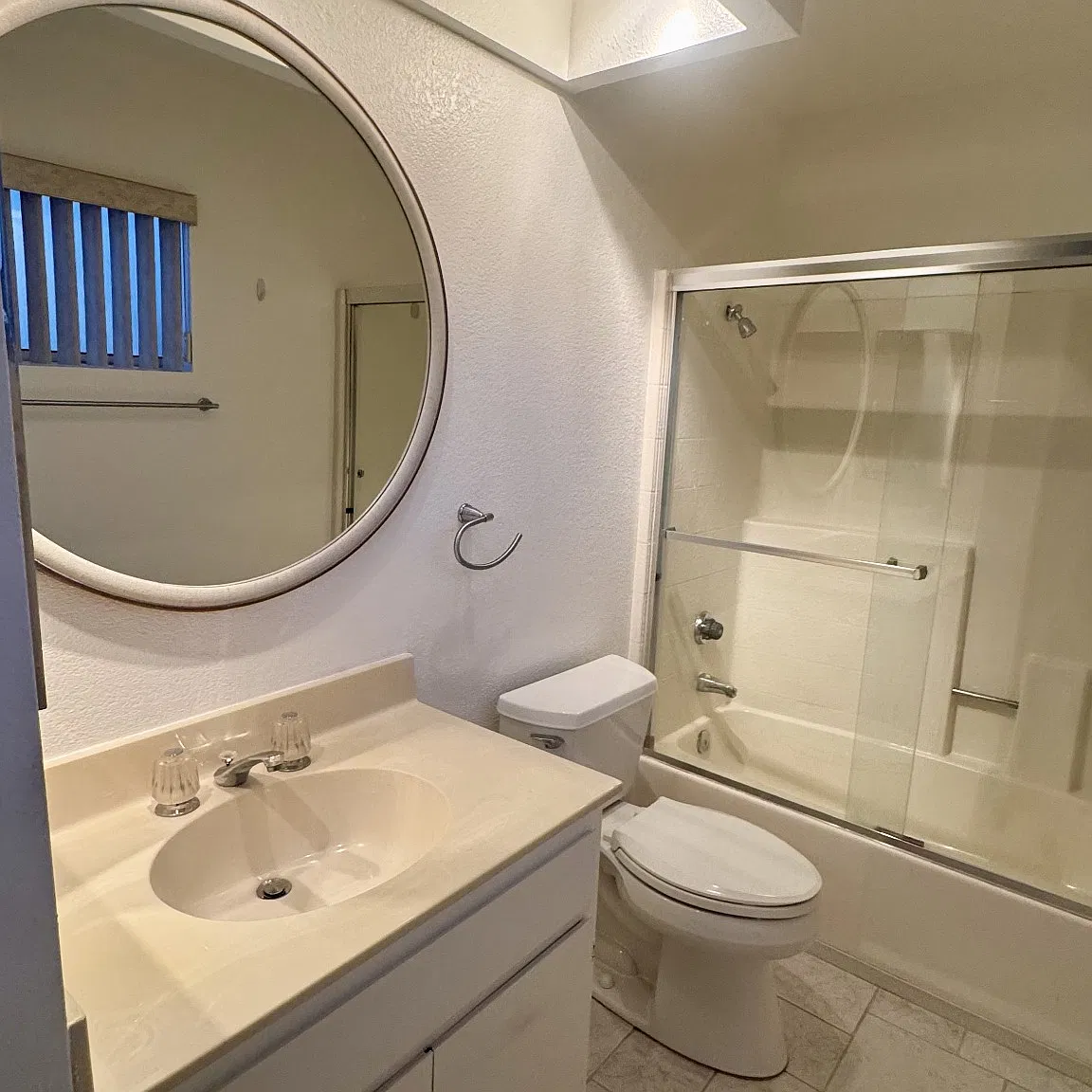 Studio, 240 sqft, $1,200 — Photo 4