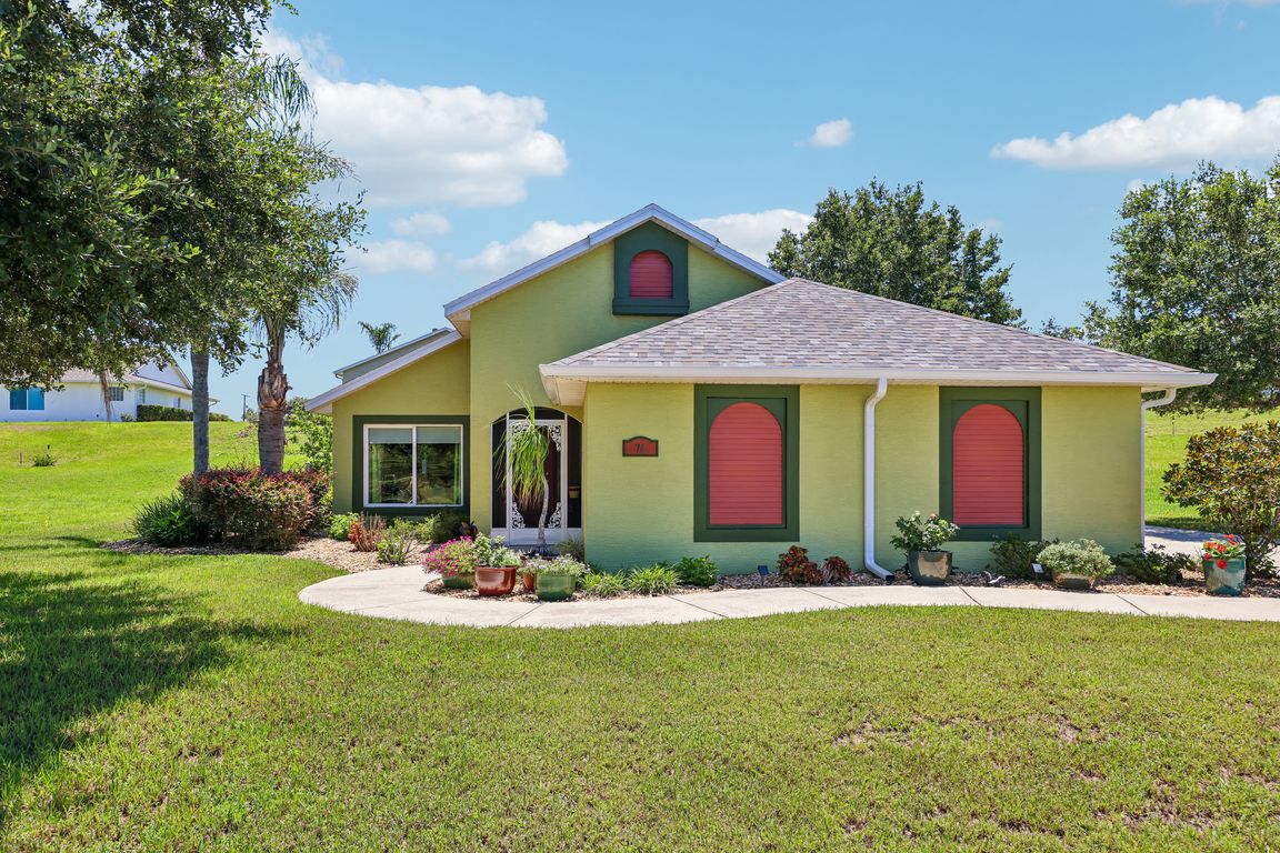 Fairway Cir-S2306-001.jpg