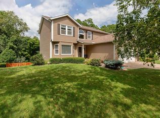 4444 Winston Pl, Bettendorf, IA