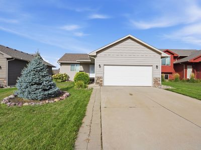 427 Lien Ave, Harrisburg, SD, 57032