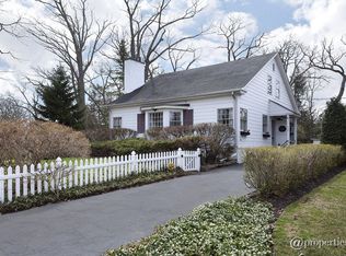 266 Oxford Rd, Kenilworth, IL 60043