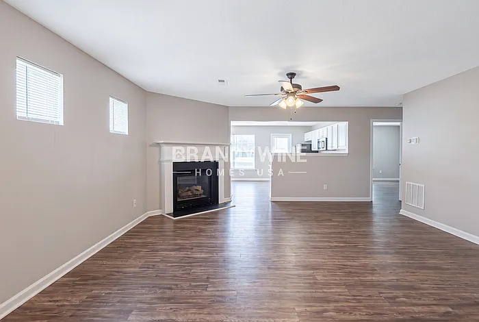 3 bed, 2.5 bath, 1650 sqft, $1,895 — Photo 4