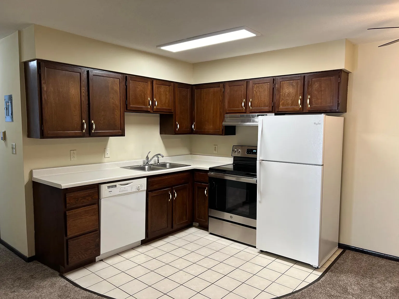 2 bed, 800 sqft, $825 — Photo 3