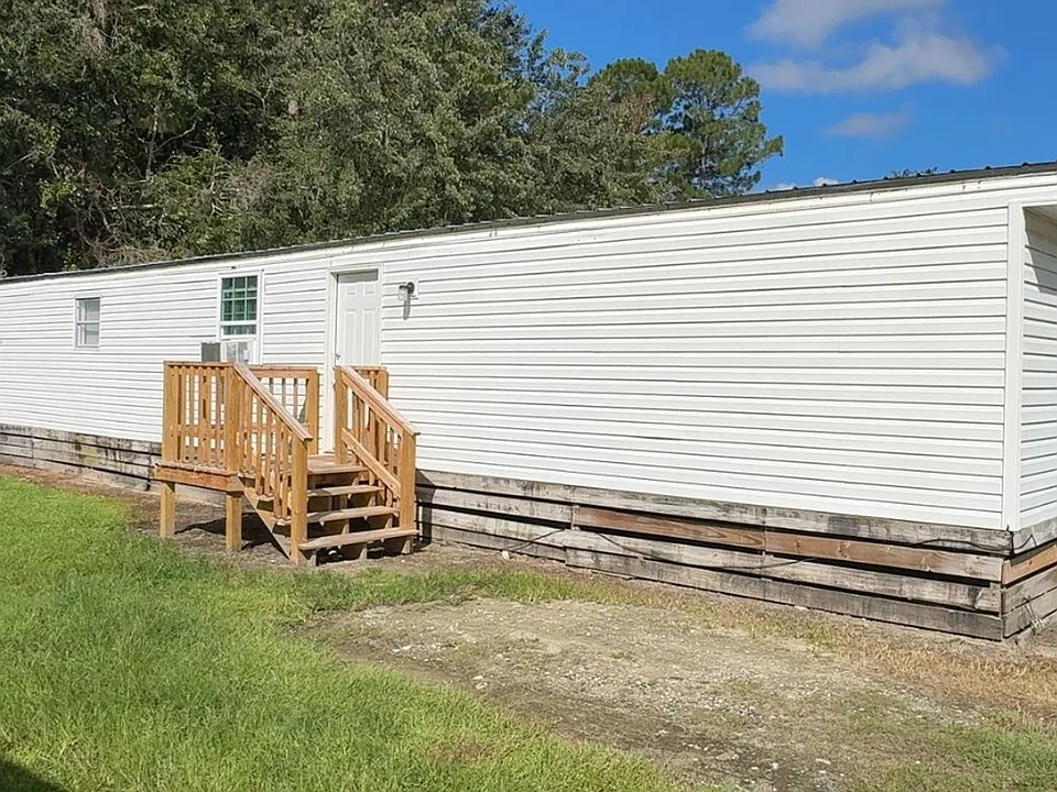 141 Benton Bay Rd SE