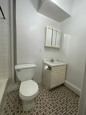 Rented by Peter R. Hungerford, LREB | media 22