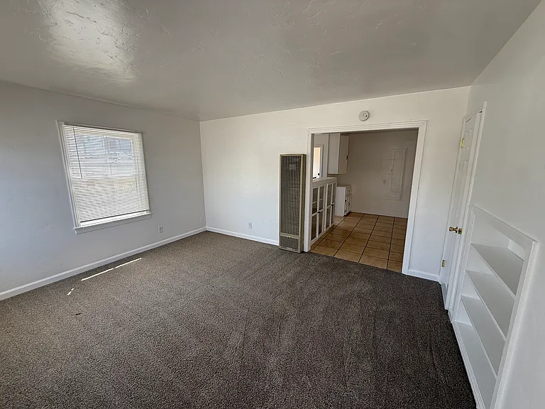 324 E 4th St #324 — Photo 2