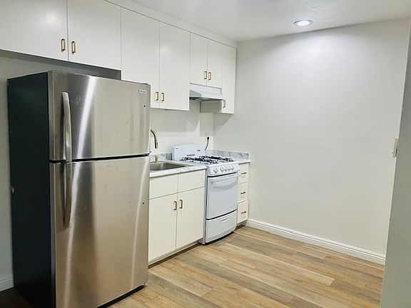 5th image of 710 N La Fayette Park Pl APT 8