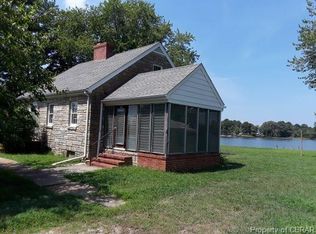 848 Main St, Reedville, VA 22539