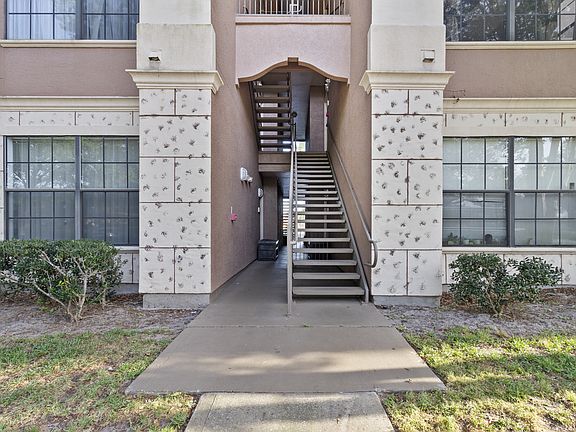 2nd image of 6137 Metrowest Blvd Unit 203