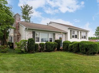 302 Valley View Dr, Staunton, VA 24401