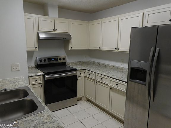 3rd image of 1288 Britain Dr
