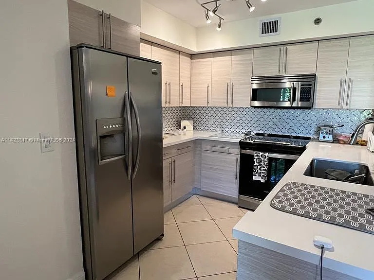 19901 E Country Club Dr #2505 — Photo 7