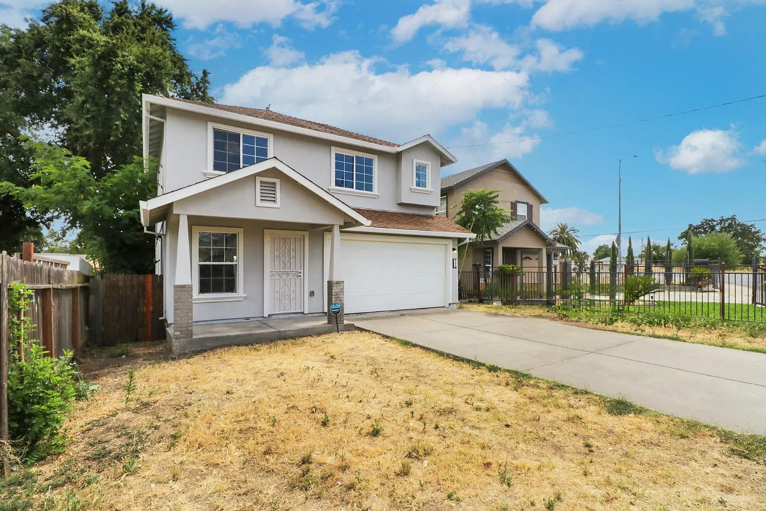 908 Rivera Dr photo 1
