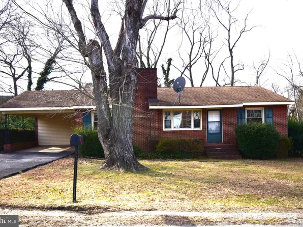 108 Martin St, Bowling Green, VA 22427